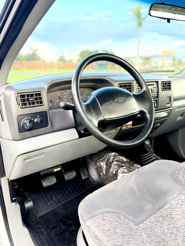 F250 - Foto #3 do anúncio à venda de Carro clássico
