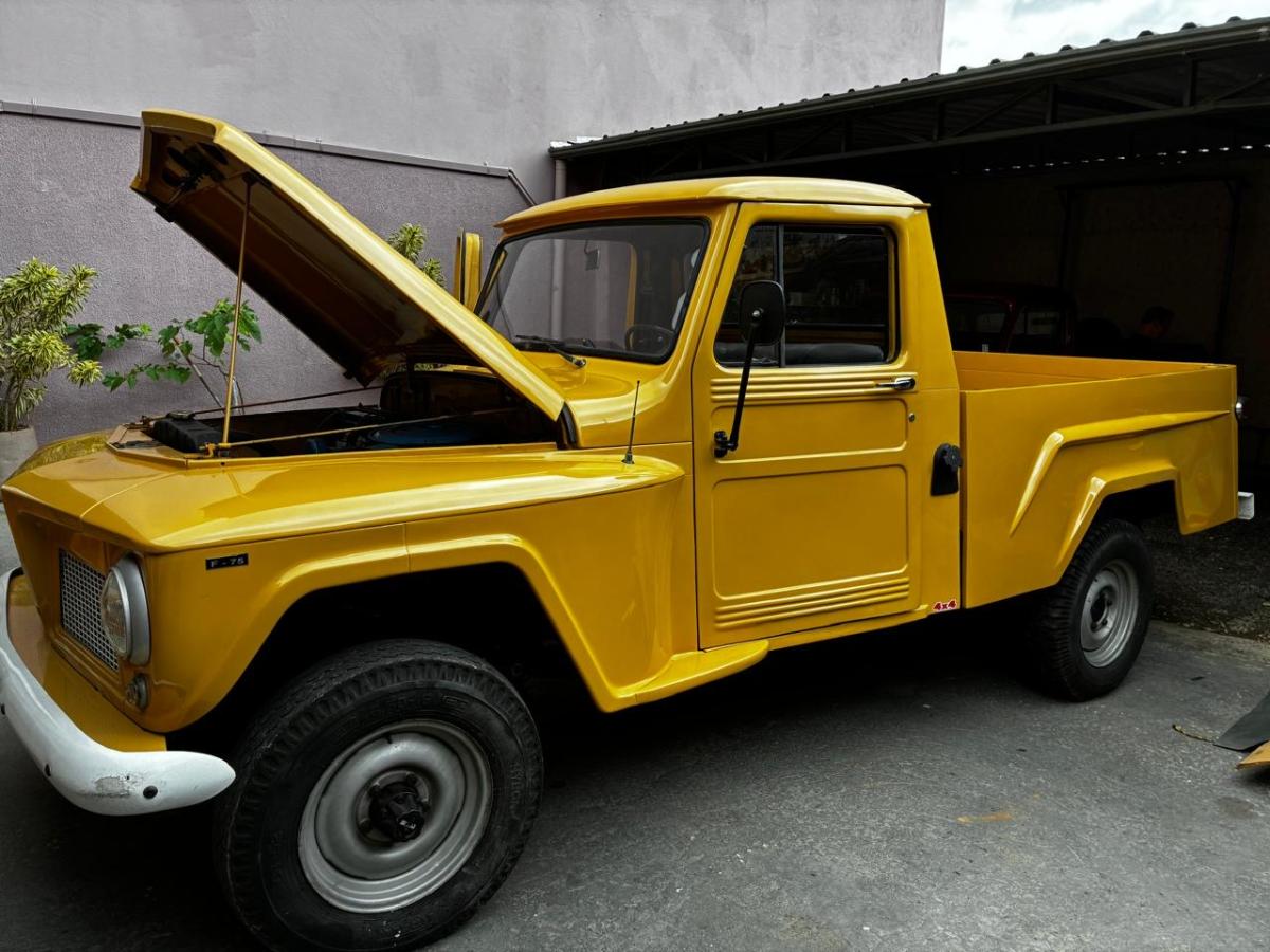 F75 - Foto #2 do anúncio à venda de Carro clássico
