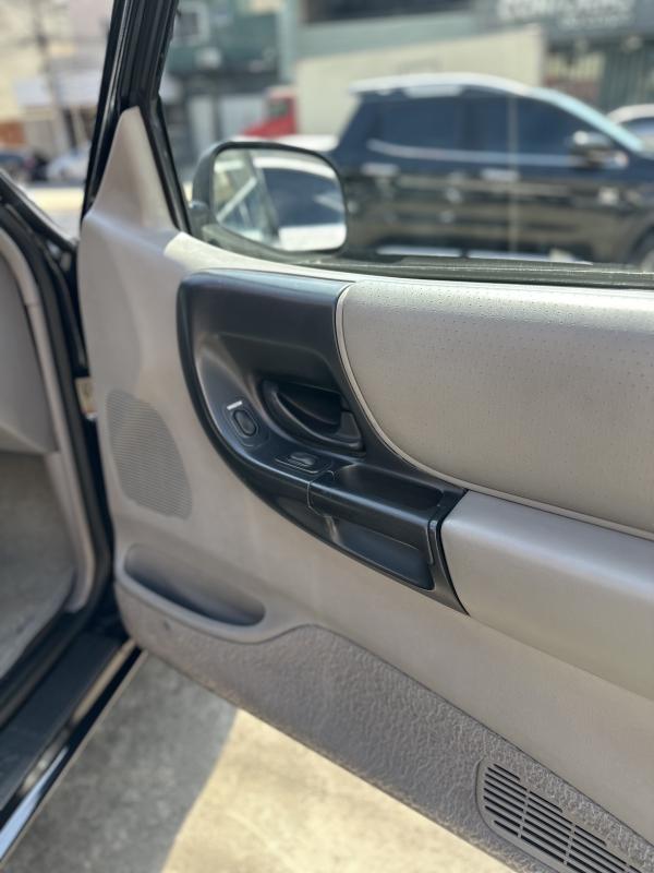 Ranger STX - Foto #6 do anúncio à venda de Carro clássico