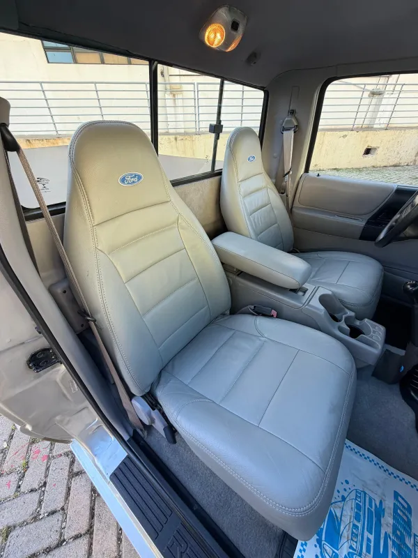 Ranger XLT - Foto #18 do anúncio à venda de Carro clássico