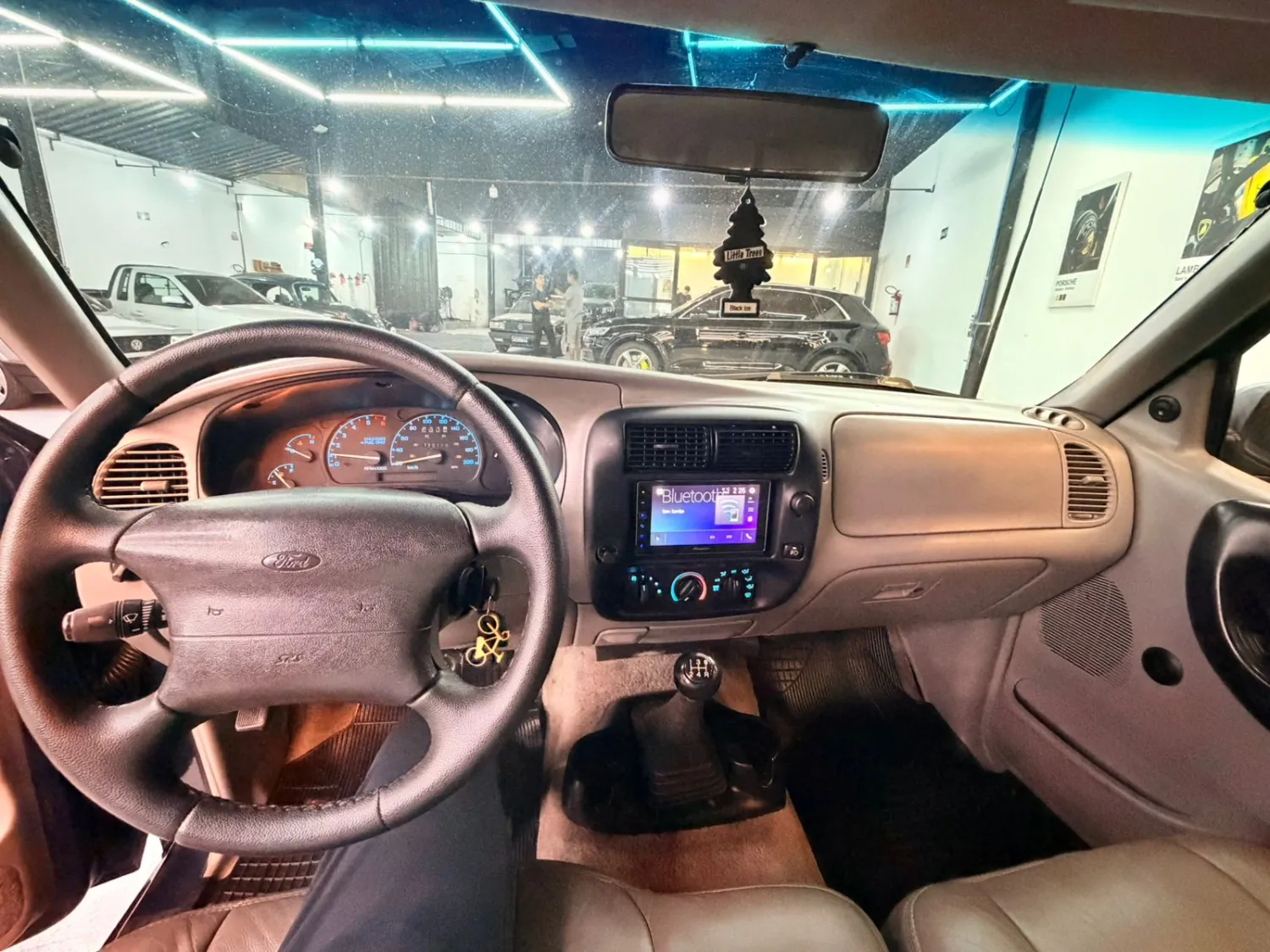 Ranger XLT - Foto #9 do anúncio à venda de Carro clássico