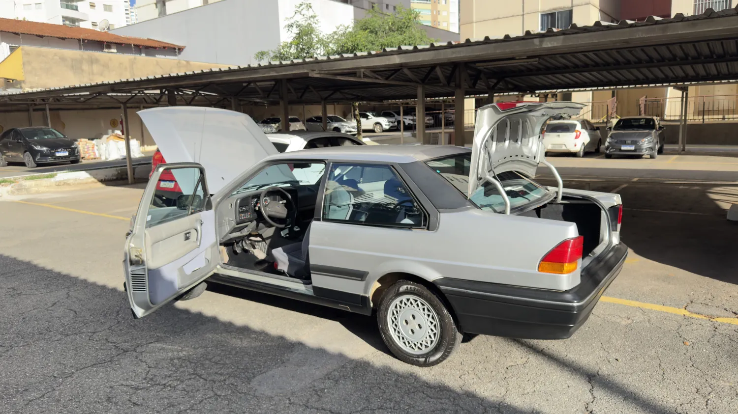 Versailles - Foto #9 do anúncio à venda de Carro clássico