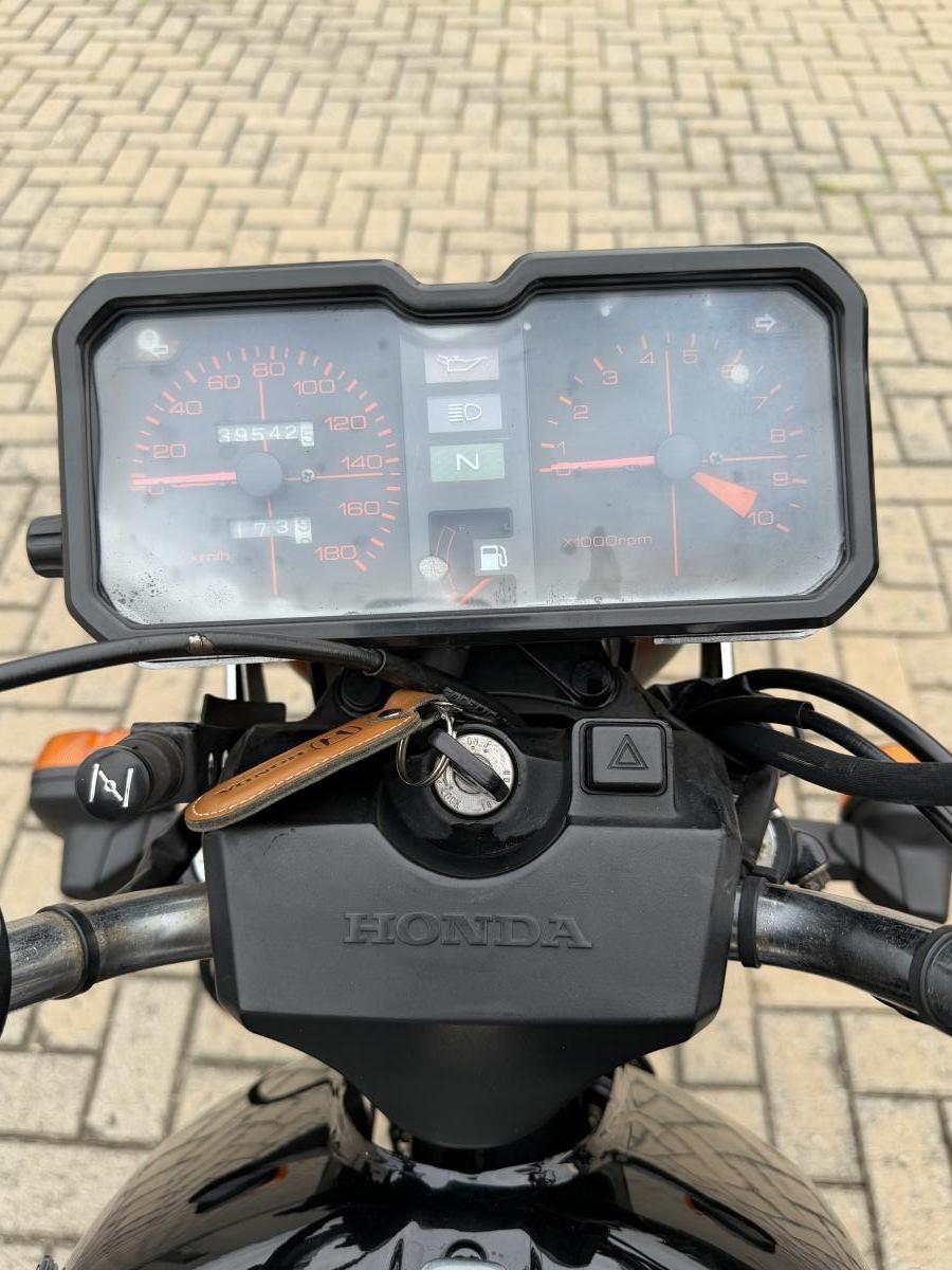 CB 400 - Foto #6 do anúncio à venda de Carro clássico