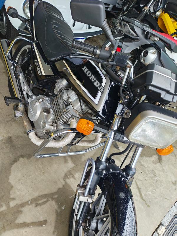 CB 400 - Foto #2 do anúncio à venda de Carro clássico