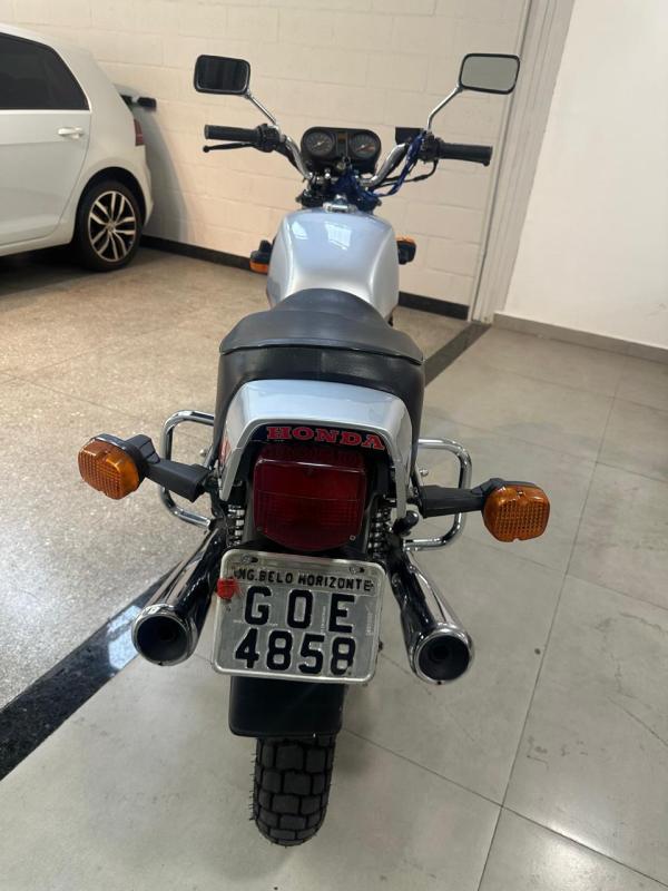 CB 400 - Foto #6 do anúncio à venda de Carro clássico