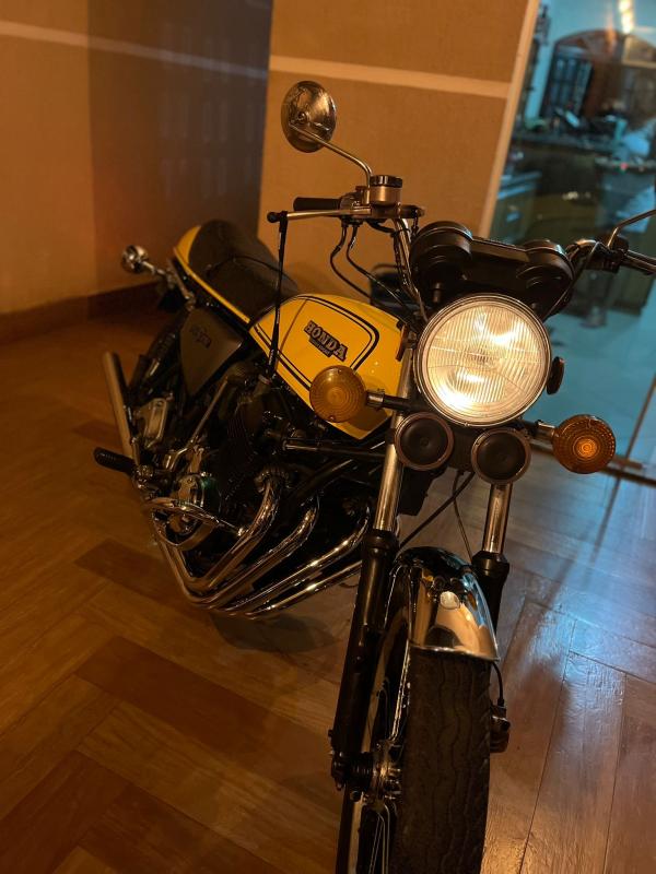 CB 750 - Foto #9 do anúncio à venda de Carro clássico