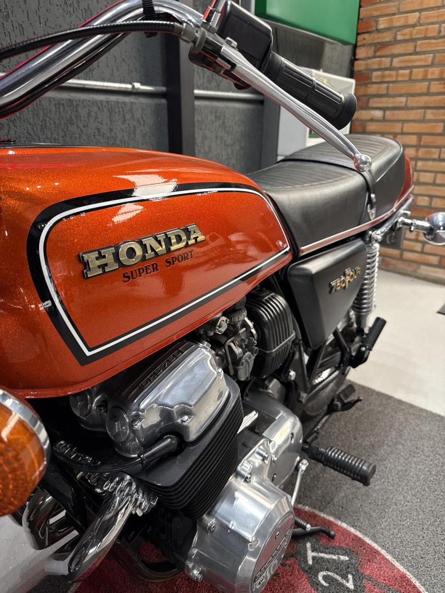 CB 750 - Foto #2 do anúncio à venda de Carro clássico