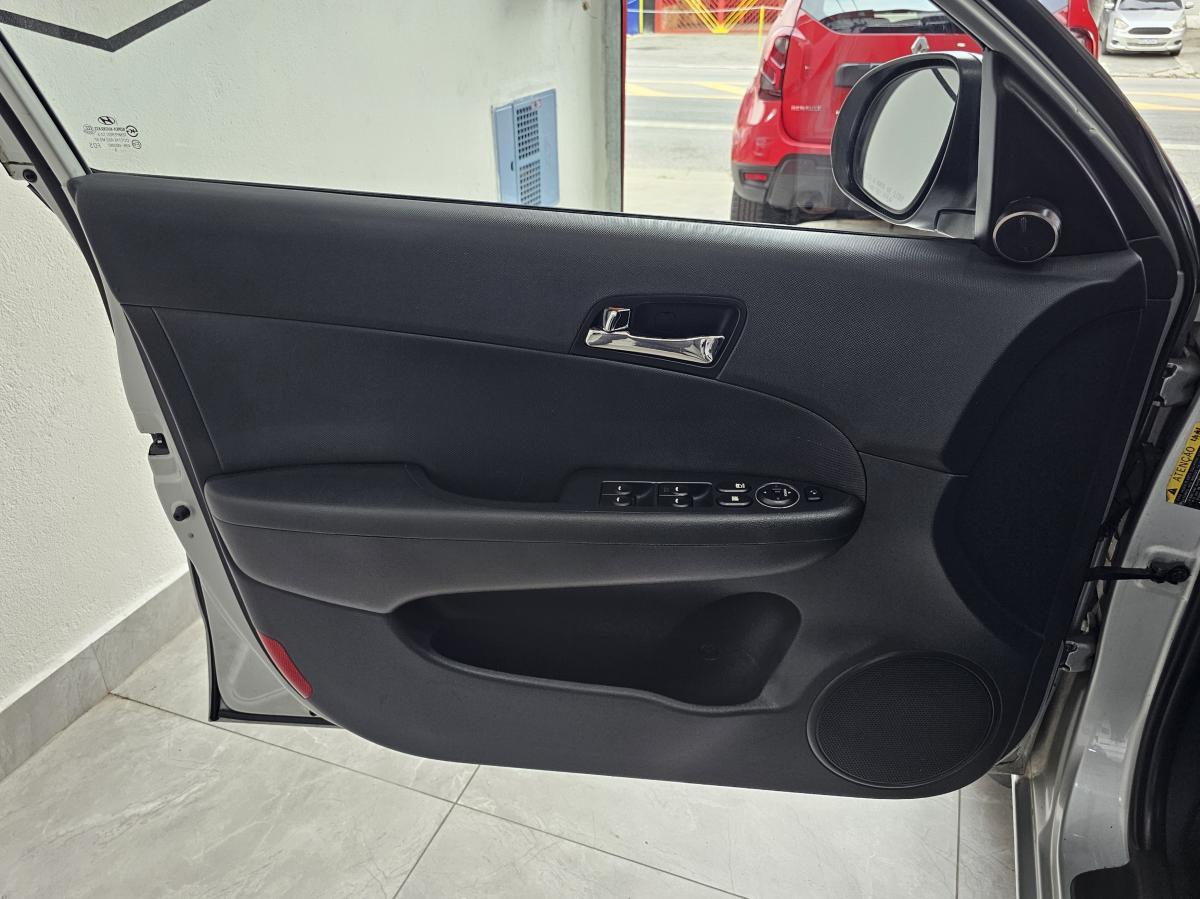 I30 - Foto #14 do anúncio à venda de Carro clássico