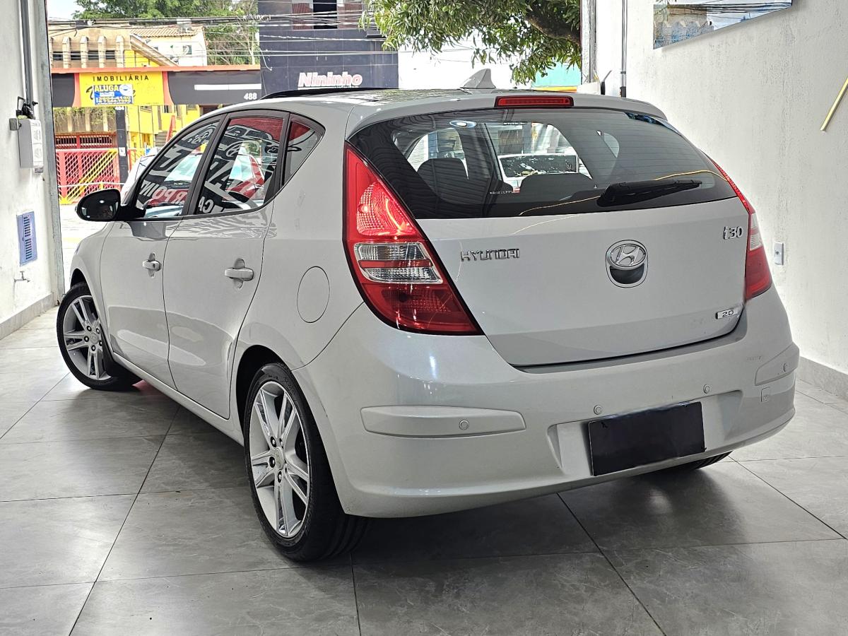I30 - Foto #16 do anúncio à venda de Carro clássico