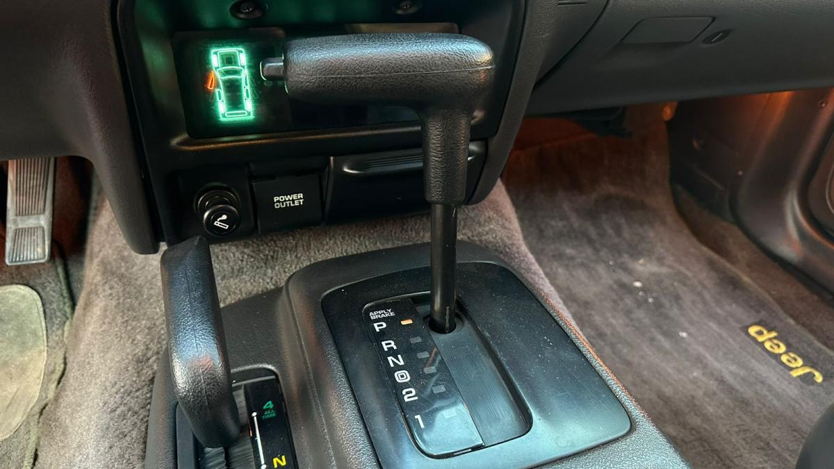 Grand Cherokee - Foto #11 do anúncio à venda de Carro clássico