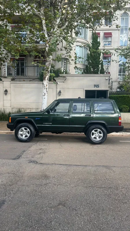 Cherokee - Foto #4 do anúncio à venda de Carro clássico