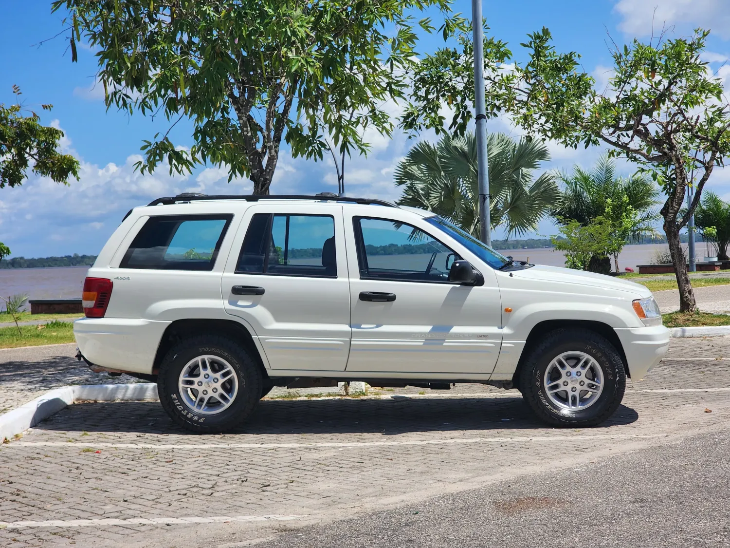Cherokee - Foto #19 do anúncio à venda de Carro clássico