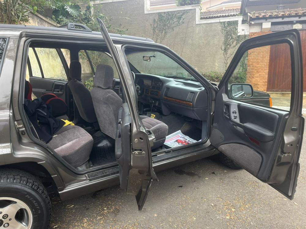 Grand Cherokee - Foto #8 do anúncio à venda de Carro clássico