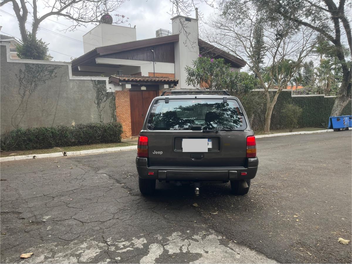 Grand Cherokee - Foto #11 do anúncio à venda de Carro clássico