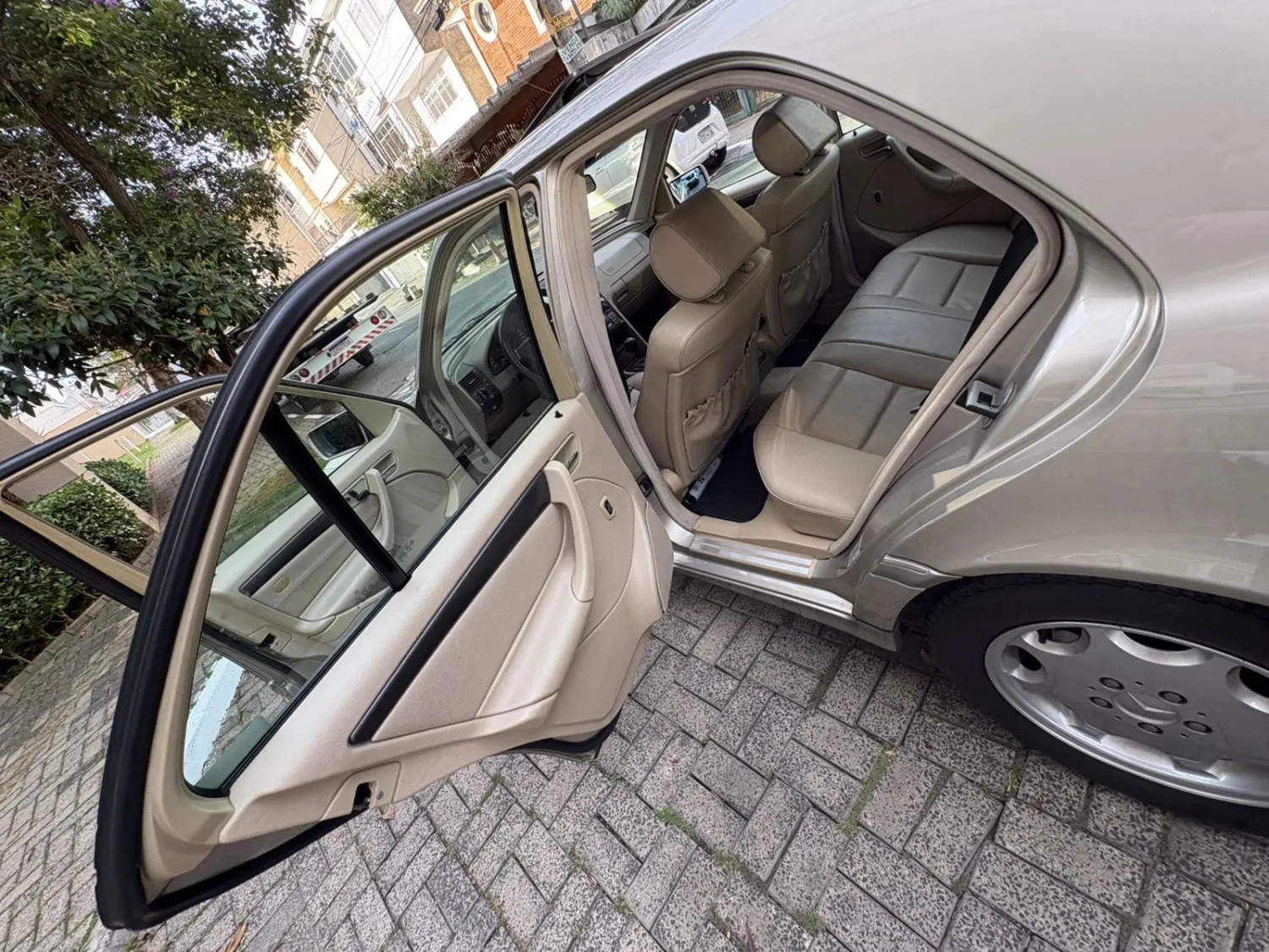 C180 - Foto #9 do anúncio à venda de Carro clássico
