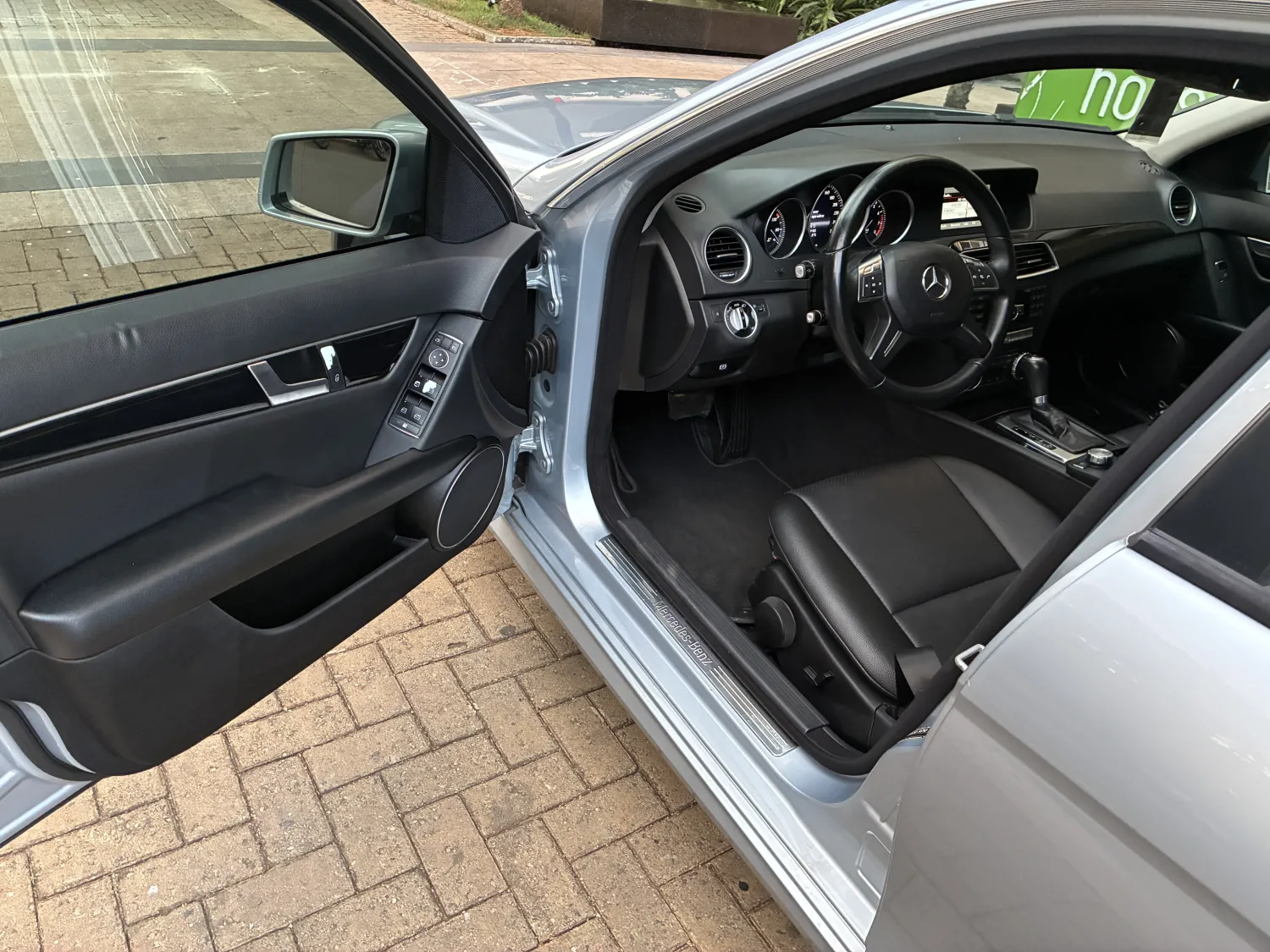 avv-mercedes-benz-c180-venda-92b411b-imagem-013
