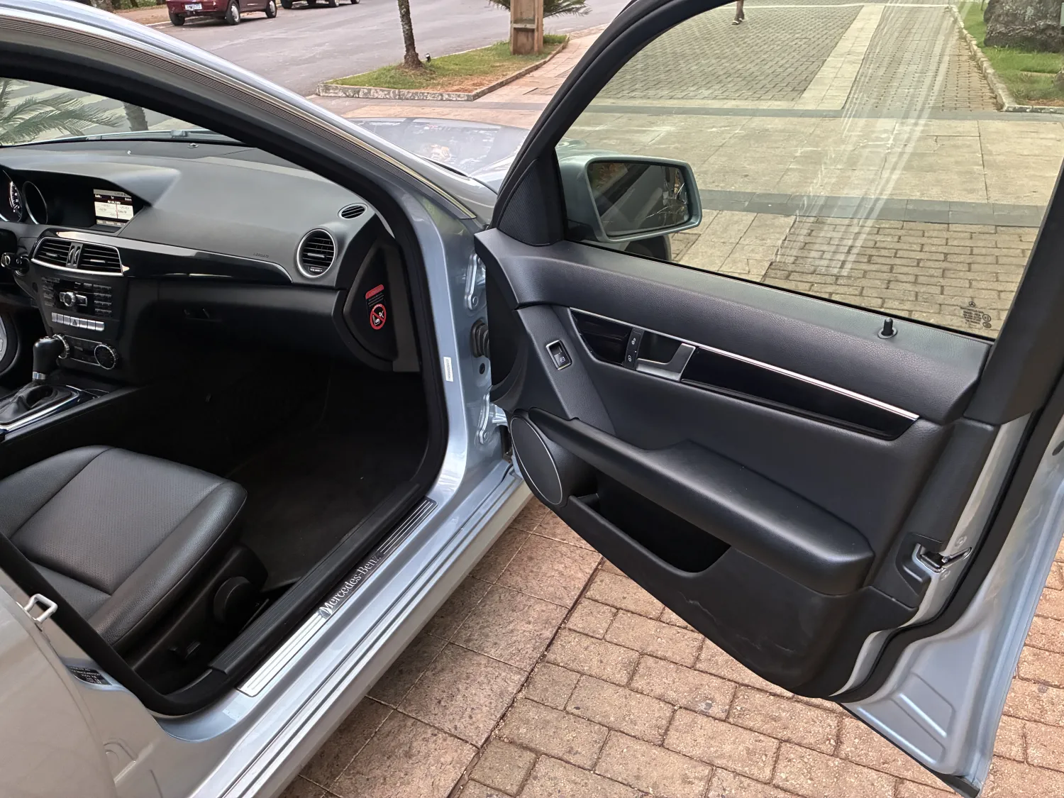 avv-mercedes-benz-c180-venda-92b411b-imagem-019