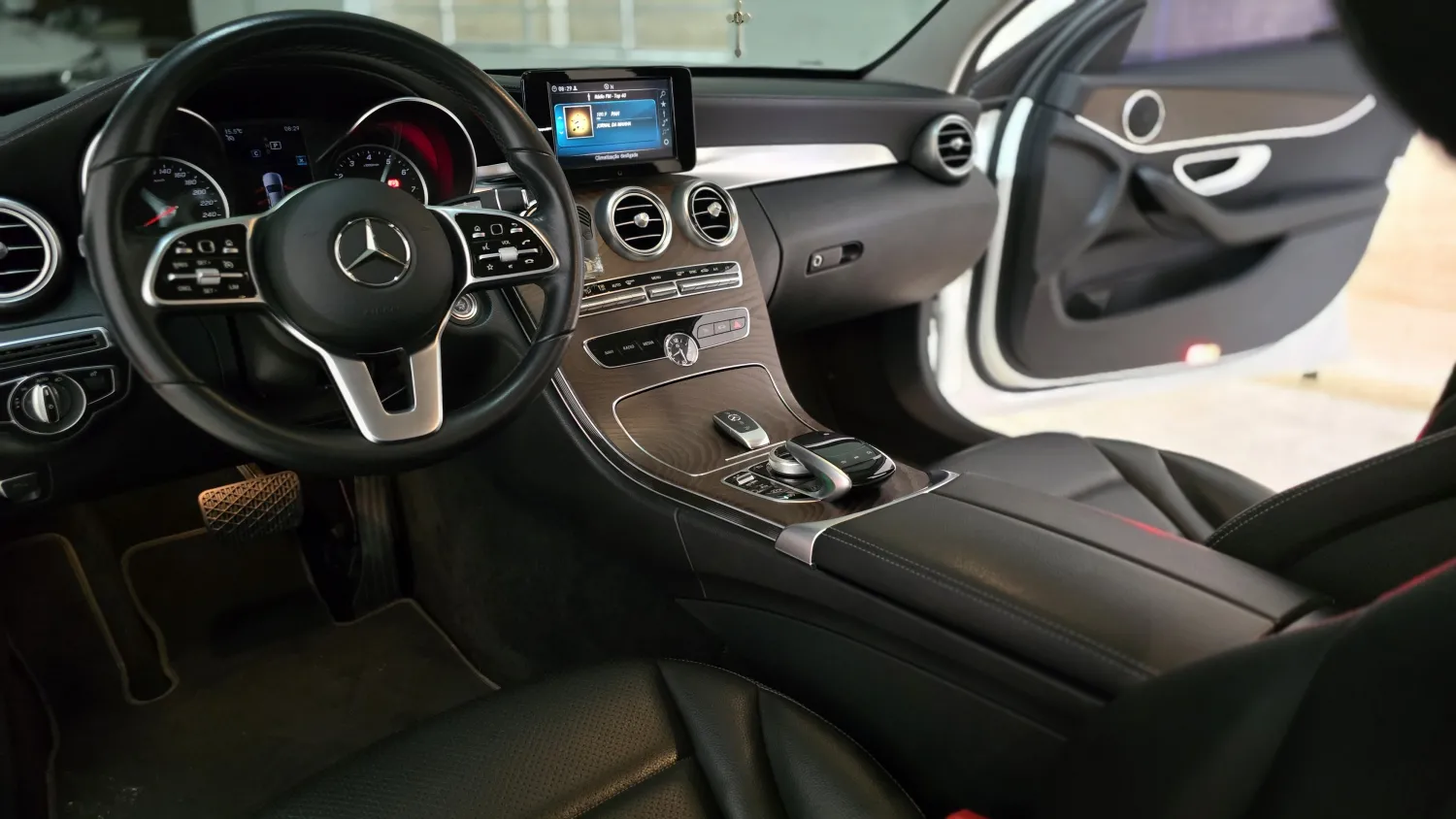 avv-mercedes-benz-c180-venda-bcc50a2-imagem-006