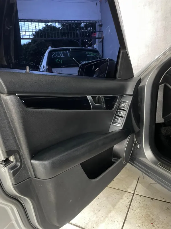 C180 - Foto #7 do anúncio à venda de Carro clássico