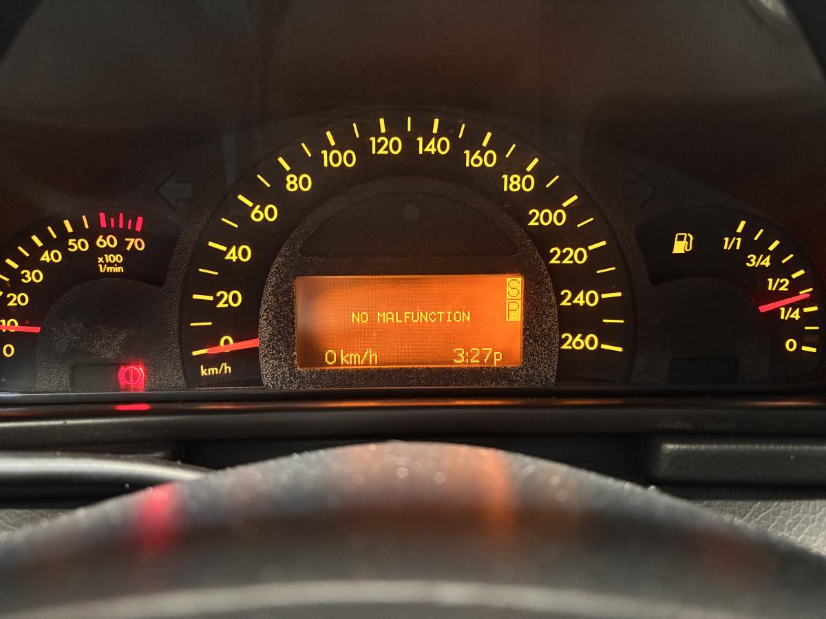 C200 - Foto #3 do anúncio à venda de Carro clássico