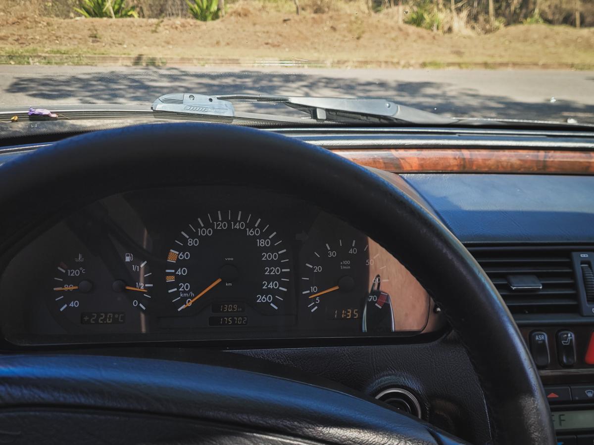 C240 - Foto #3 do anúncio à venda de Carro clássico
