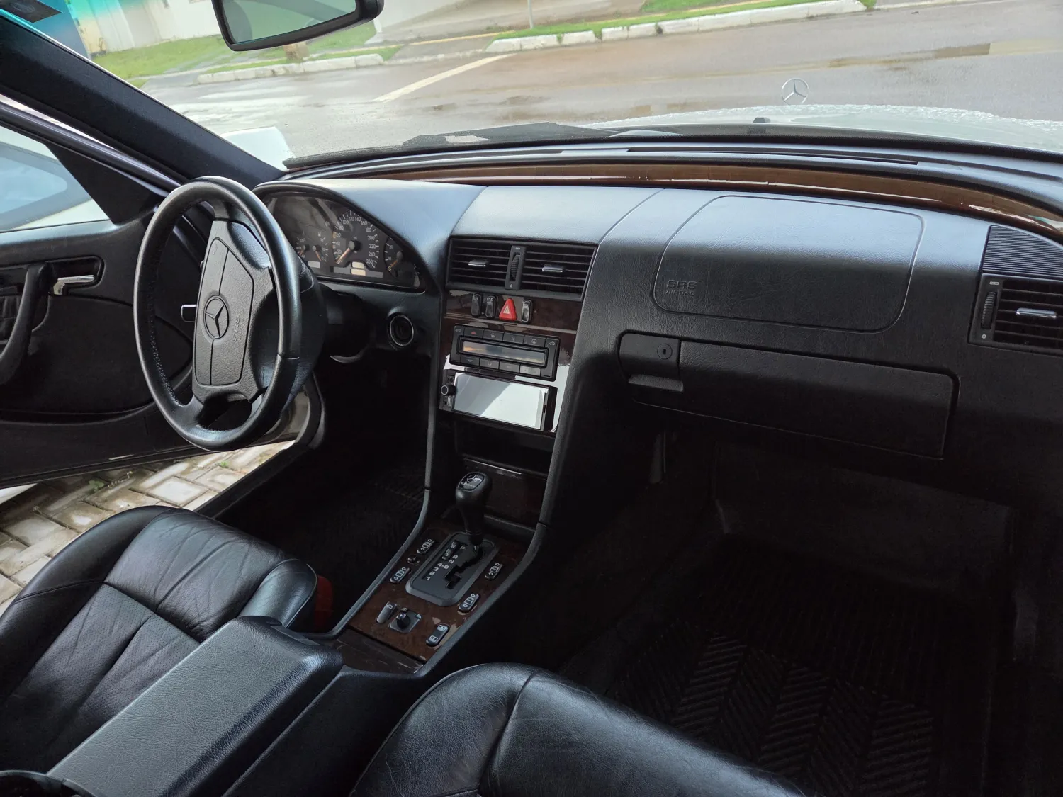 avv-mercedes-benz-c280-venda-fe78842-imagem-015