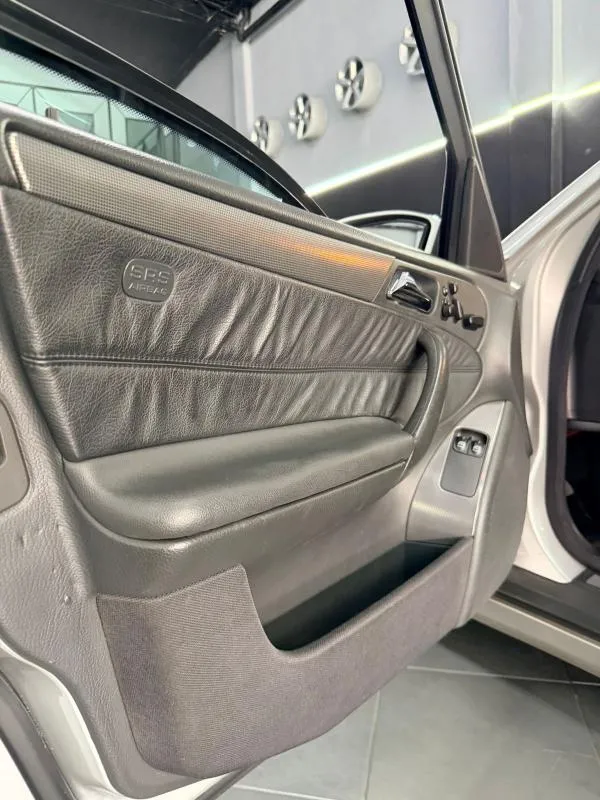 C320 - Foto #10 do anúncio à venda de Carro clássico