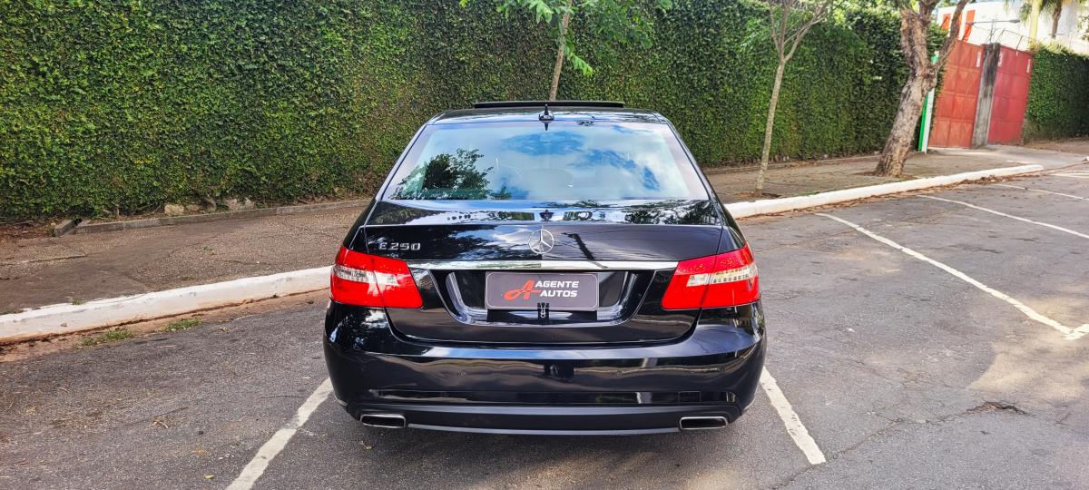 E250 - Foto #2 do anúncio à venda de Carro clássico