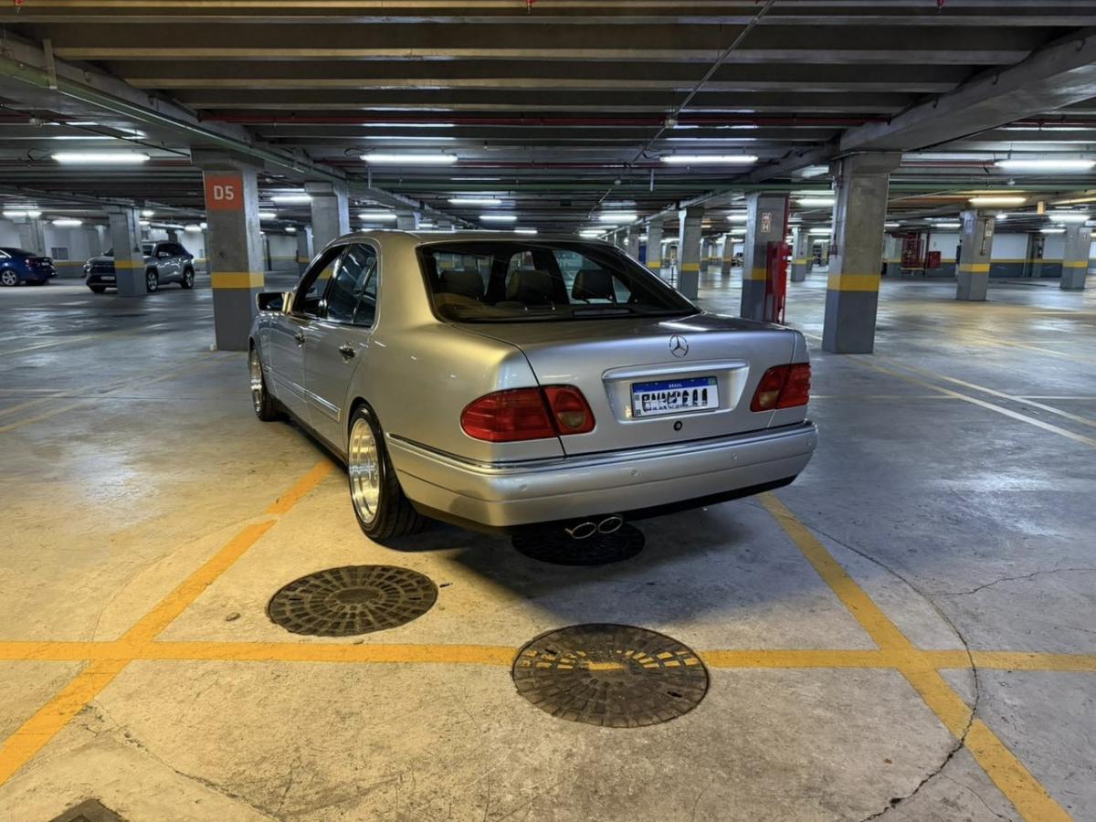 E320 - Foto #5 do anúncio à venda de Carro clássico