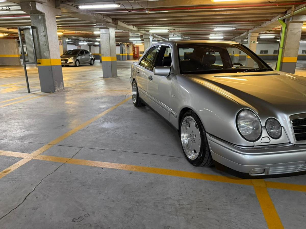 E320 - Foto #16 do anúncio à venda de Carro clássico