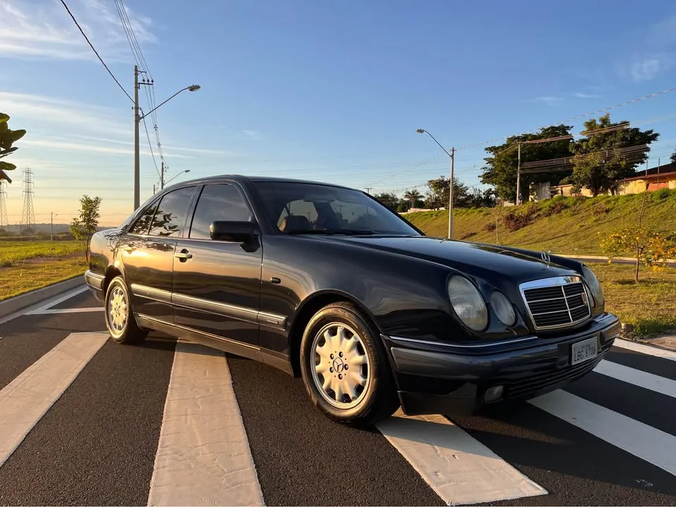 avv-mercedes-benz-e320-elegance-venda-z3e032s-imagem-002