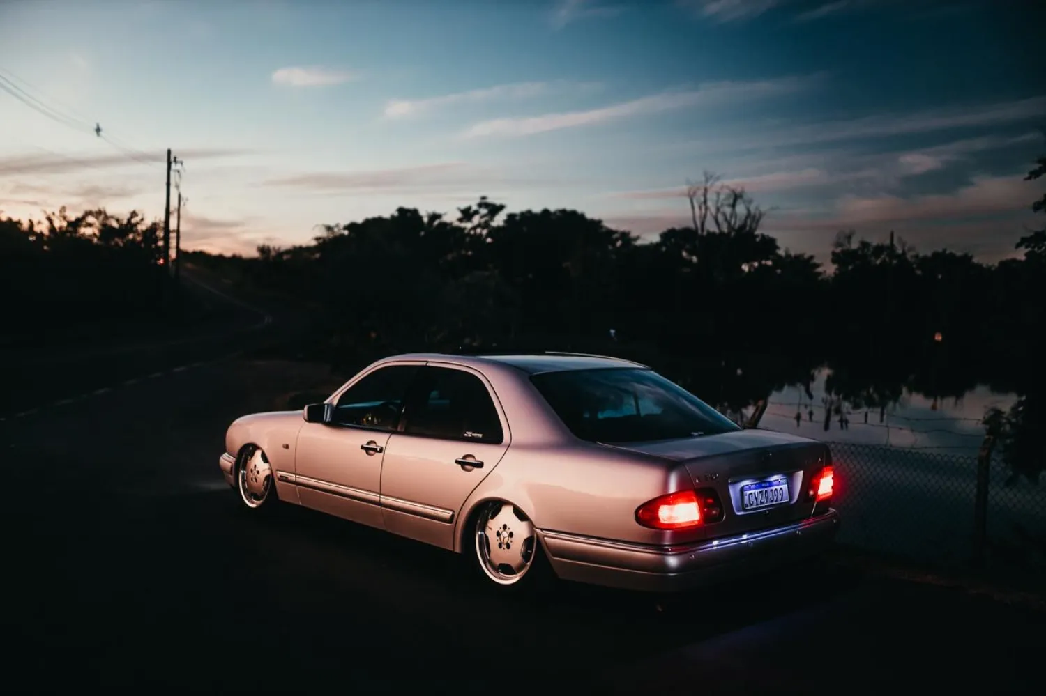 E320 - Foto #2 do anúncio à venda de Carro clássico