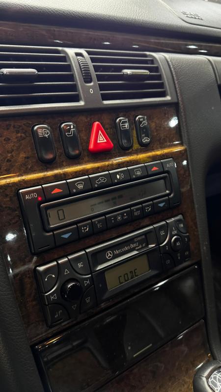 E320 - Foto #5 do anúncio à venda de Carro clássico
