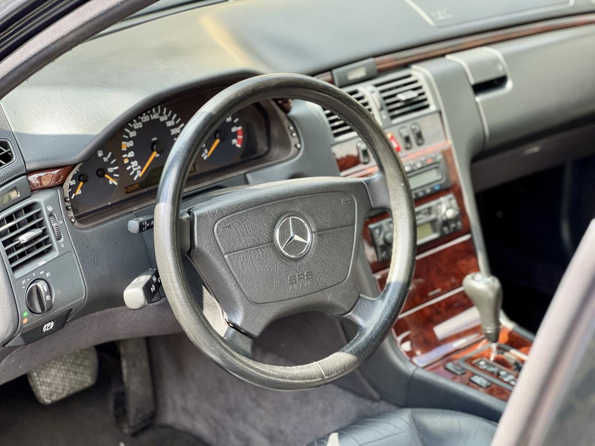 E430 - Foto #5 do anúncio à venda de Carro clássico