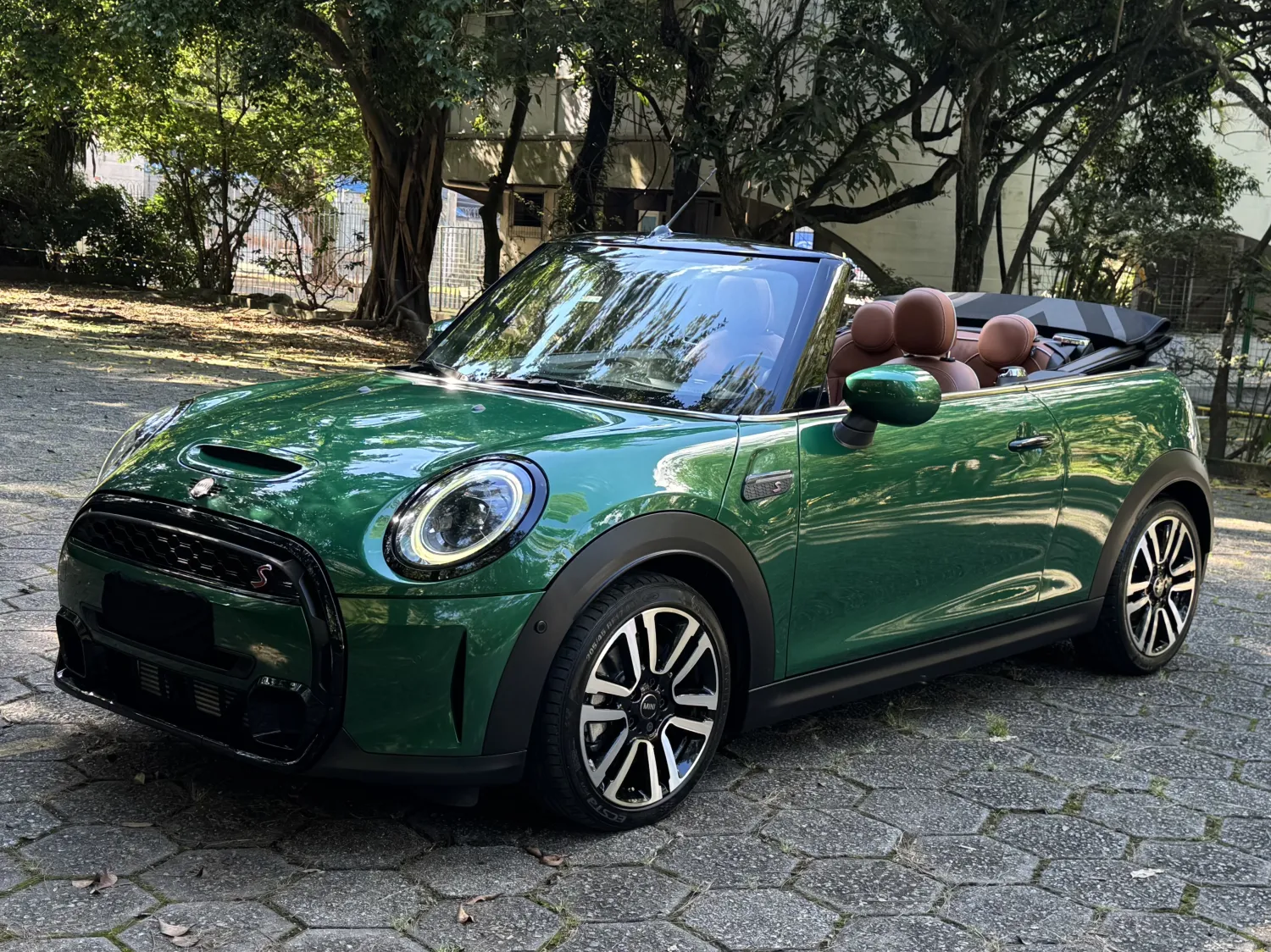 Mini Cooper S Cabrio Top 2022 - Foto #2 do anúncio à venda de Carro clássico