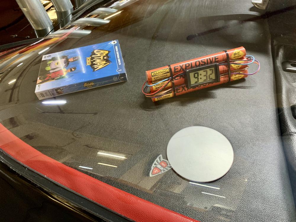Batmóvel - Foto #10 do anúncio à venda de Carro clássico