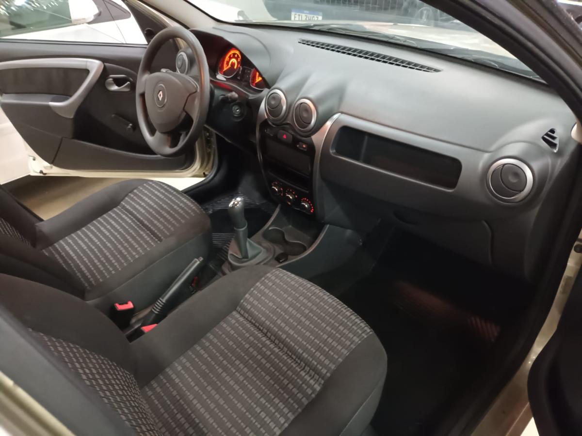 Sandero - Foto #6 do anúncio à venda de Carro clássico