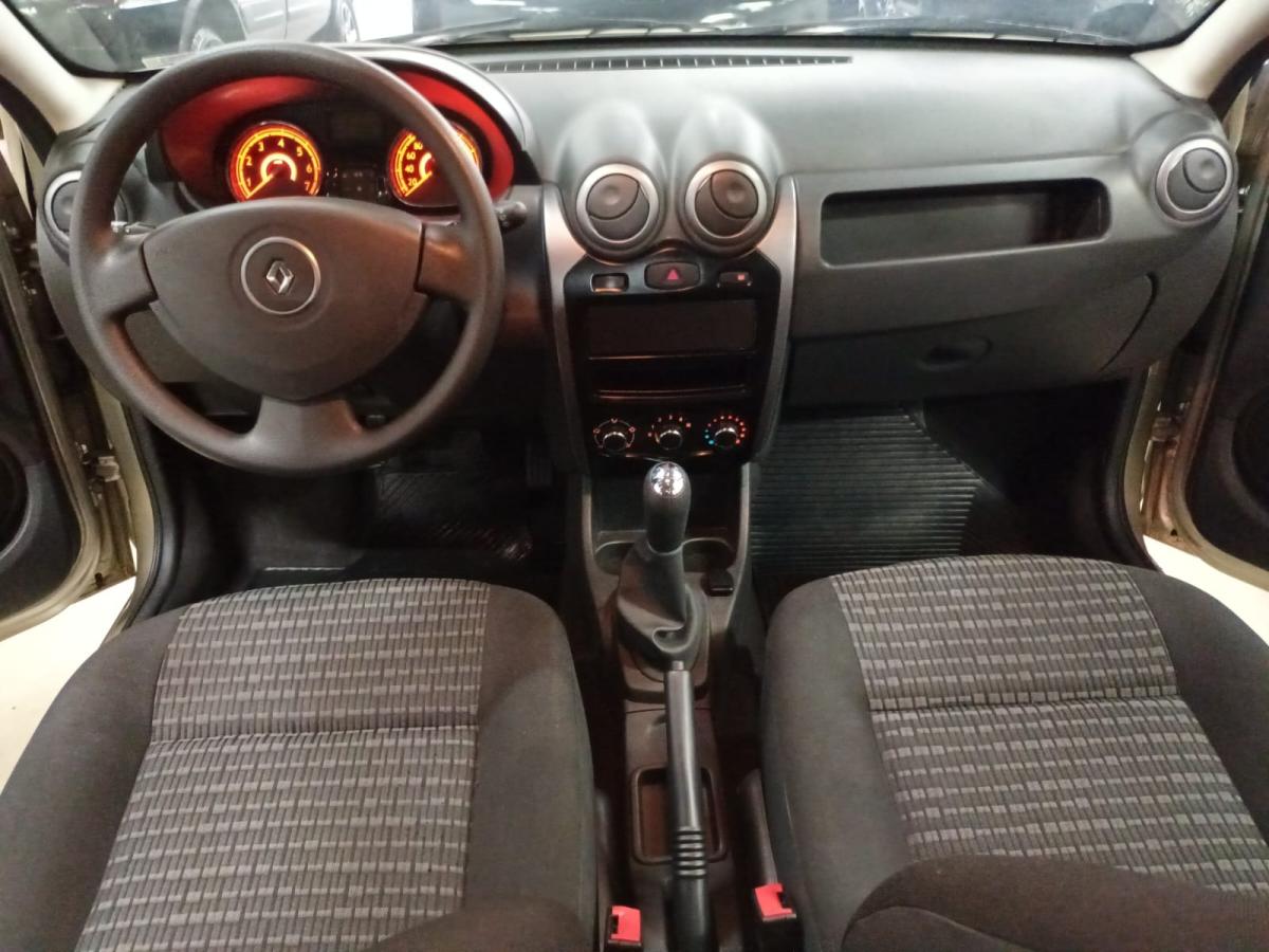 Sandero - Foto #12 do anúncio à venda de Carro clássico