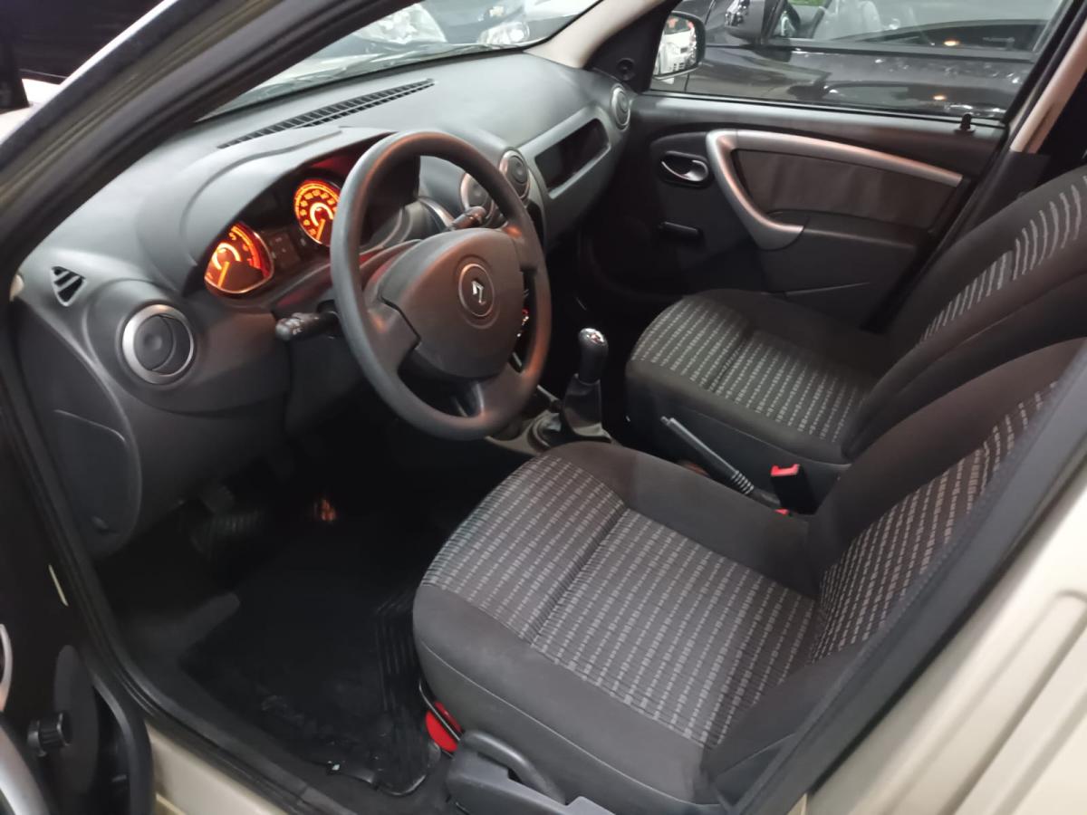 Sandero - Foto #17 do anúncio à venda de Carro clássico