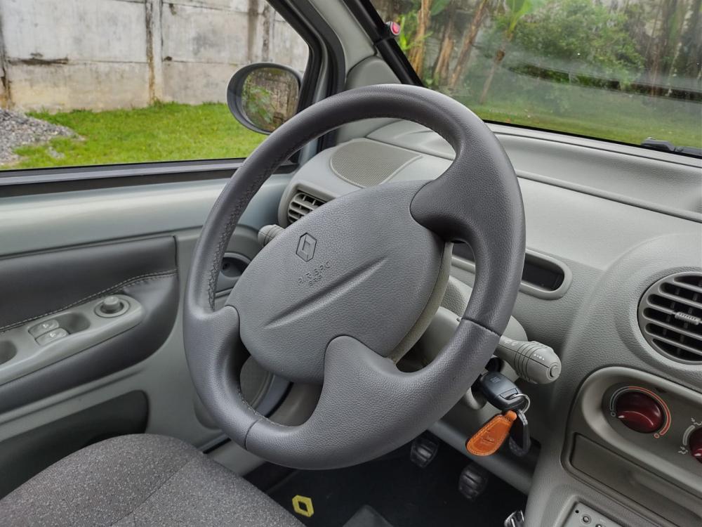 Twingo - Foto #8 do anúncio à venda de Carro clássico