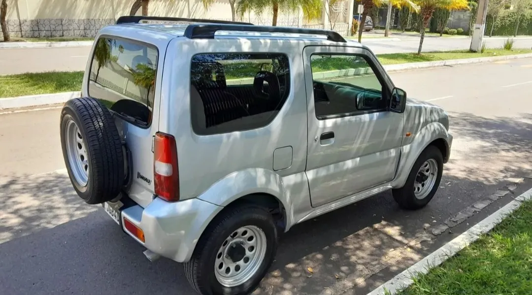 Jimny - Foto #4 do anúncio à venda de Carro clássico