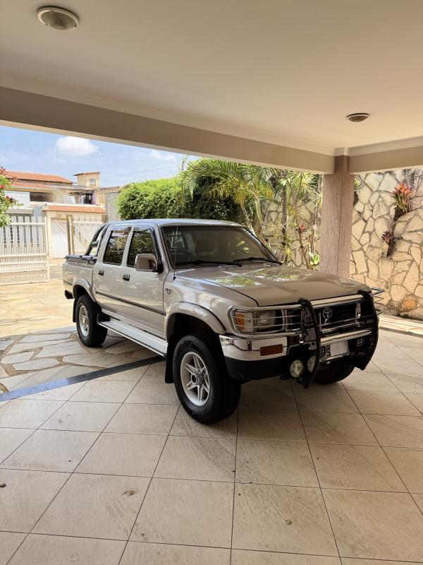 Hilux - Foto #16 do anúncio à venda de Carro clássico