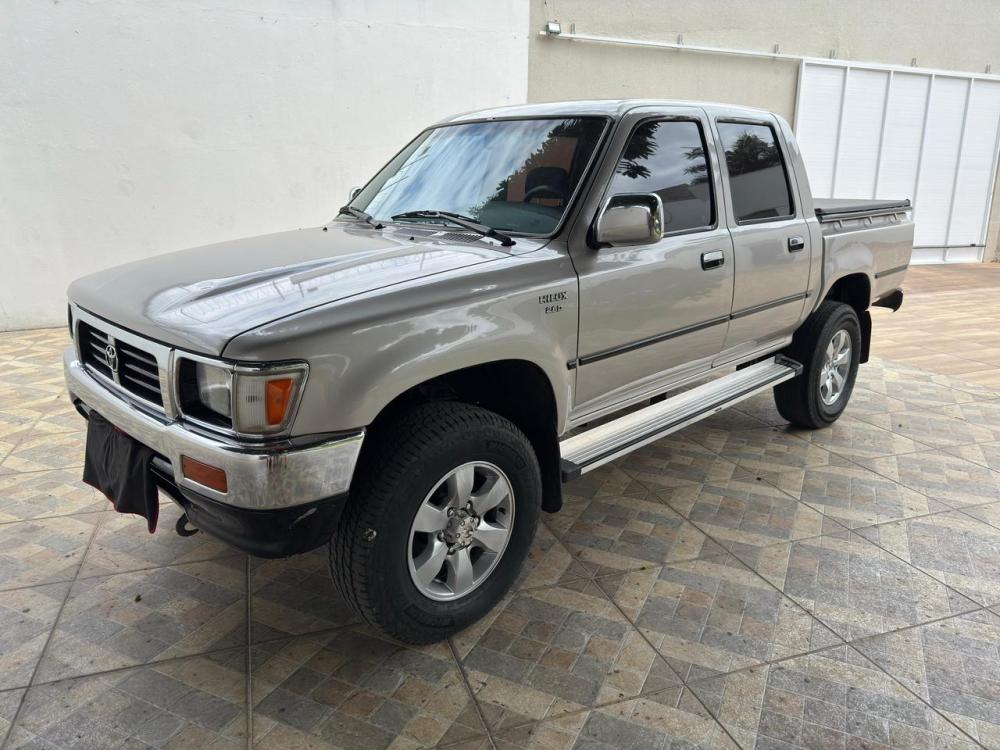 Hilux - Foto #7 do anúncio à venda de Carro clássico