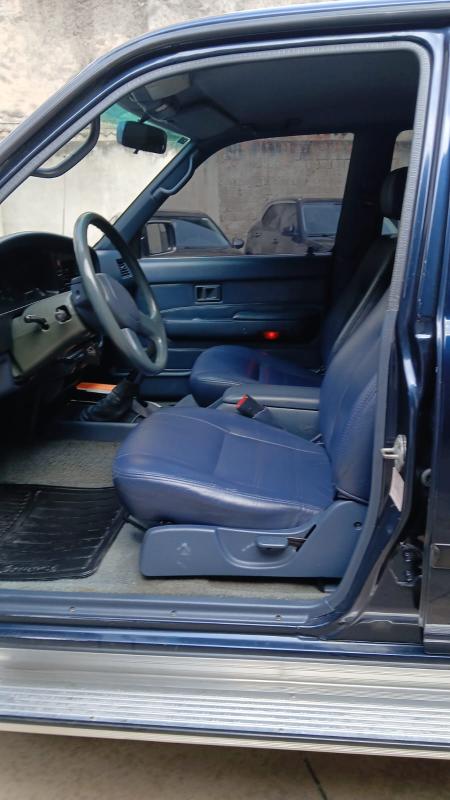 Hilux SW4 - Foto #2 do anúncio à venda de Carro clássico