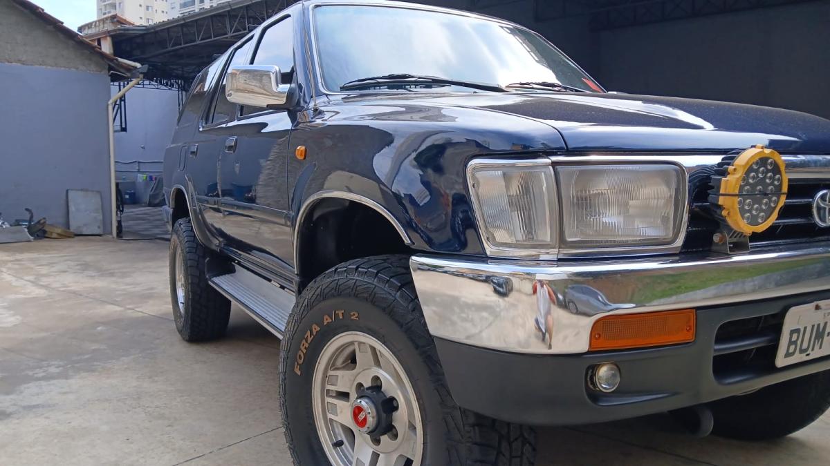 Hilux SW4 - Foto #3 do anúncio à venda de Carro clássico