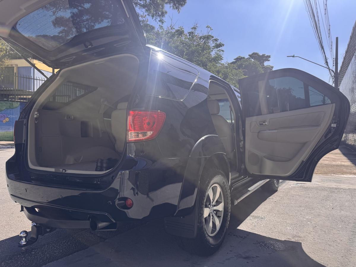 Hilux SW4 - Foto #3 do anúncio à venda de Carro clássico