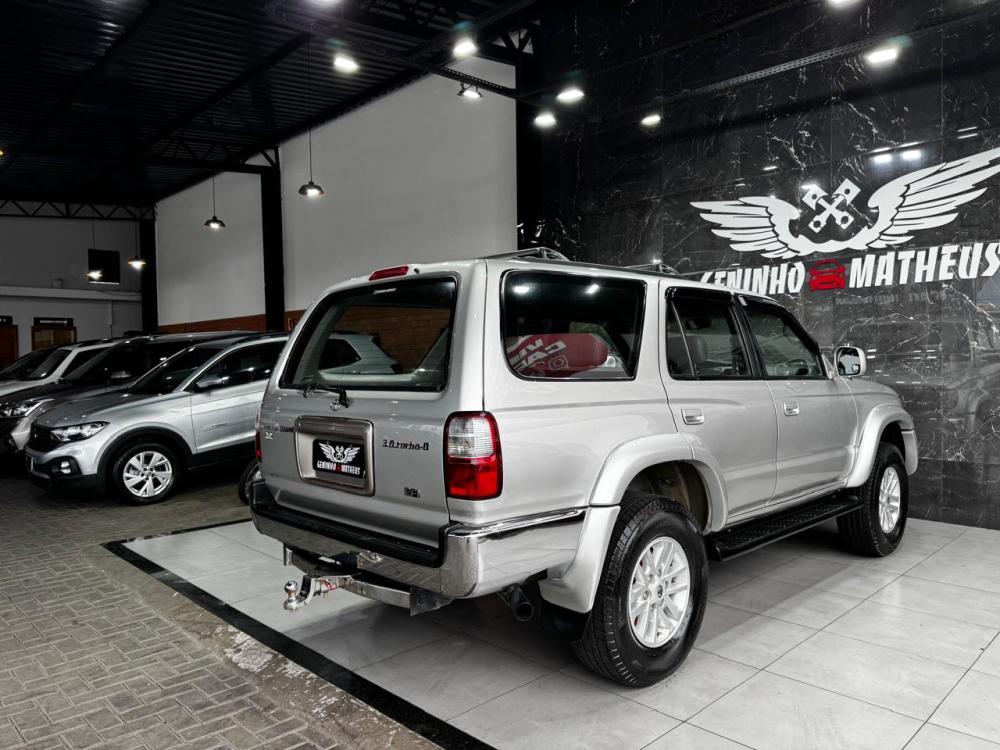 Hilux SW4 - Foto #2 do anúncio à venda de Carro clássico