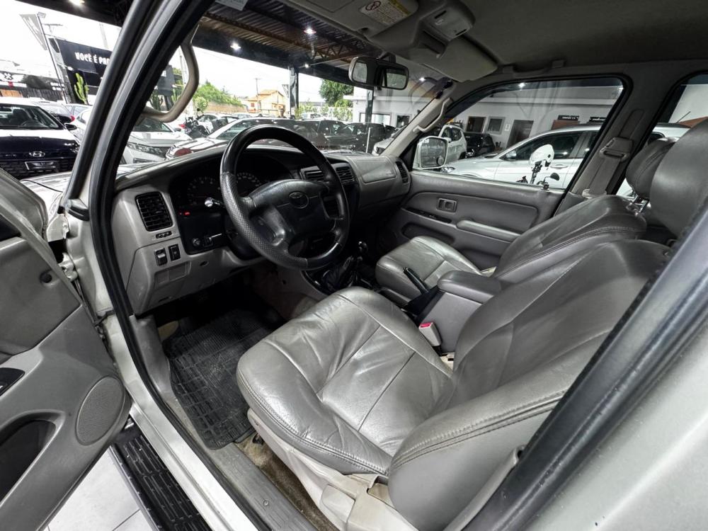 Hilux SW4 - Foto #5 do anúncio à venda de Carro clássico
