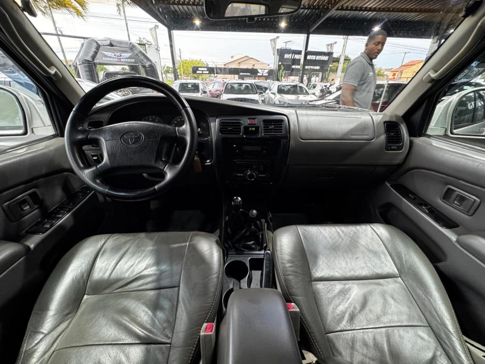Hilux SW4 - Foto #17 do anúncio à venda de Carro clássico
