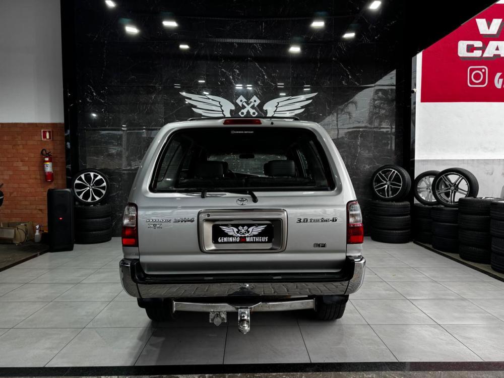 Hilux SW4 - Foto #18 do anúncio à venda de Carro clássico
